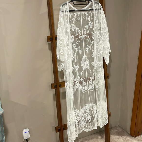 Tops - Lace White Kimono